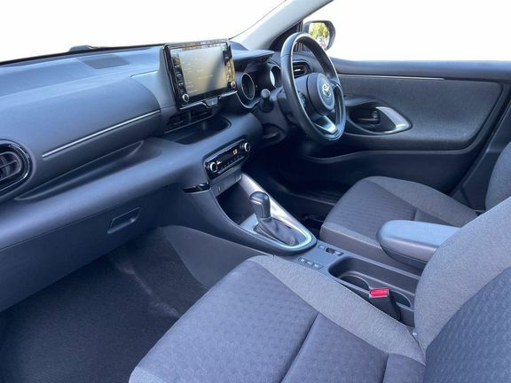 Toyota Yaris Yaris Design 1.5 Hybrid Silver #5