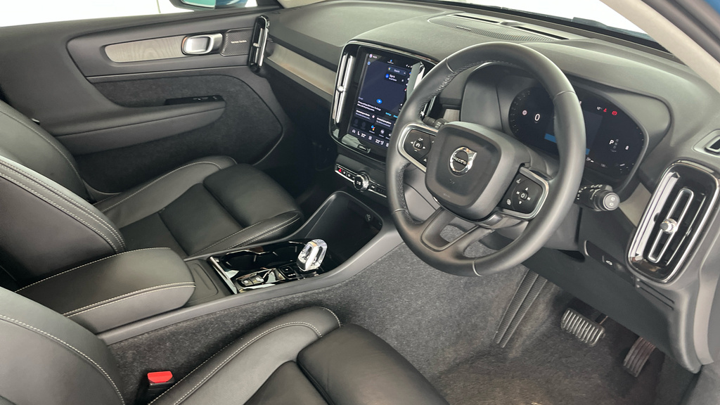 Volvo XC40 Ultra, B3 Mild Hybrid, Bright RV25WWK Blue #4
