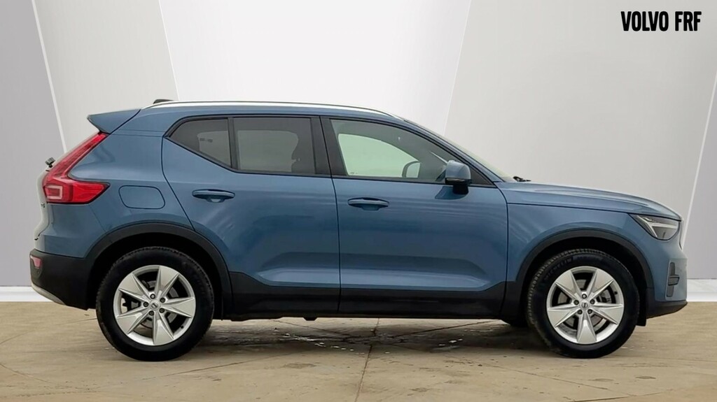Volvo XC40 Core, B3 Mild Hybrid, RE25LCA Blue #2