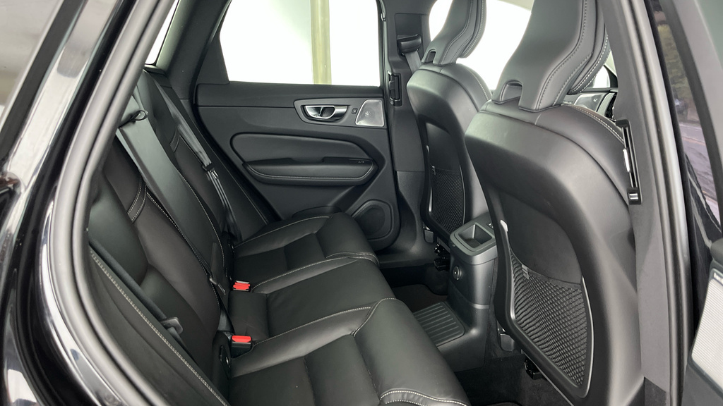 Volvo XC60 Ultra, T8 Awd Plug-in Hybrid, Bri RO25NRN Black #6