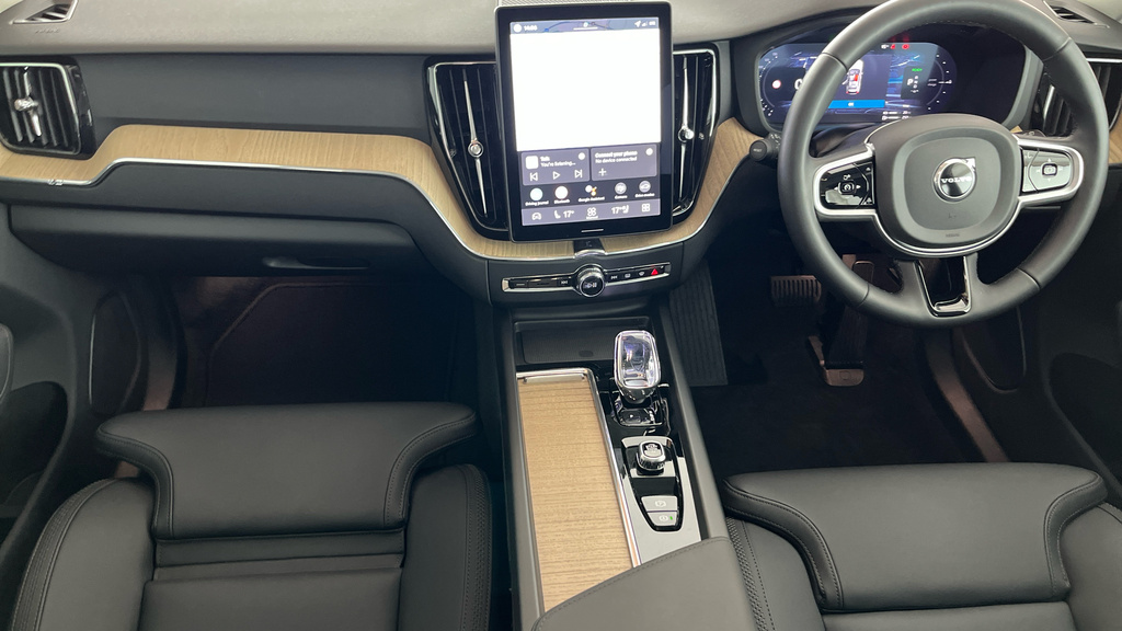 Volvo XC60 Plus, T6 Awd Plug-in Hybrid, Dark CP75NCD Grey #5