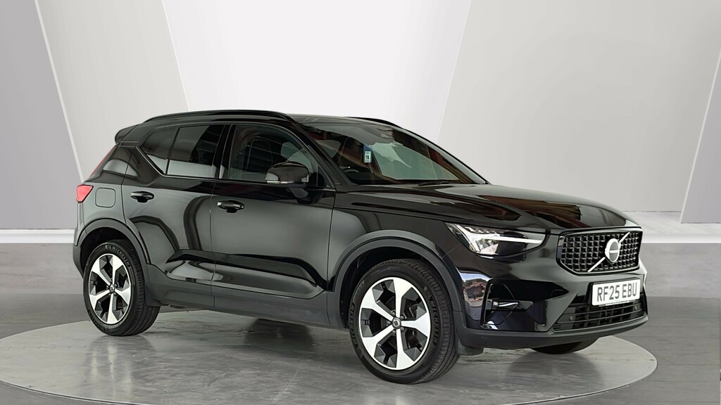 Volvo XC40 Plus, B4 Mild Hybrid, Dark Black