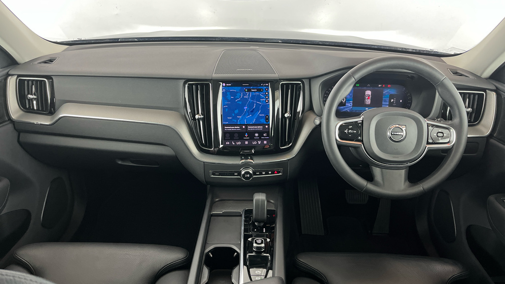 Volvo XC60 Plus, B4 Mild Hybrid, Dark YX23KGO Black #5