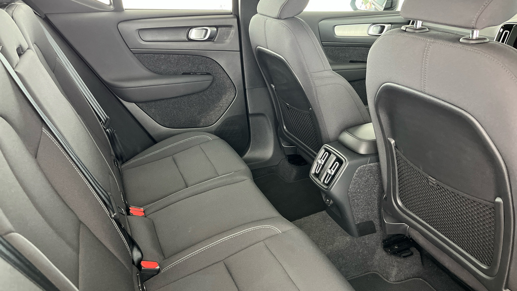 Volvo XC40 Momentum, T3 Black #6