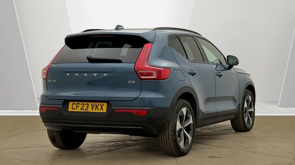 Volvo XC40 Ultimate, B3 Mild Hybrid, Dark CF23VKX Blue #3