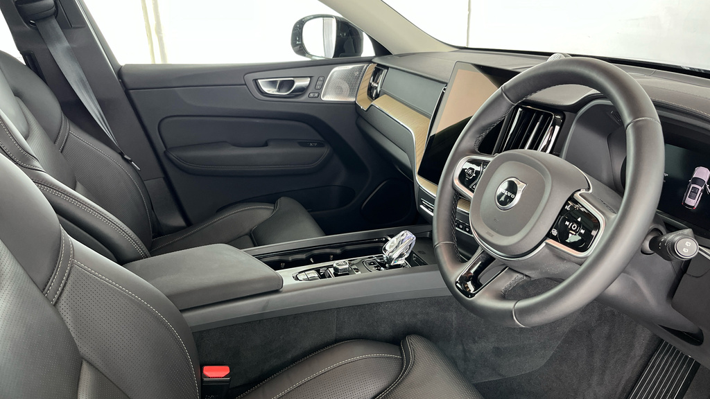 Volvo XC60 Ultra, T8 Awd Plug-in Hybrid, Dar PY25DZE Black #4