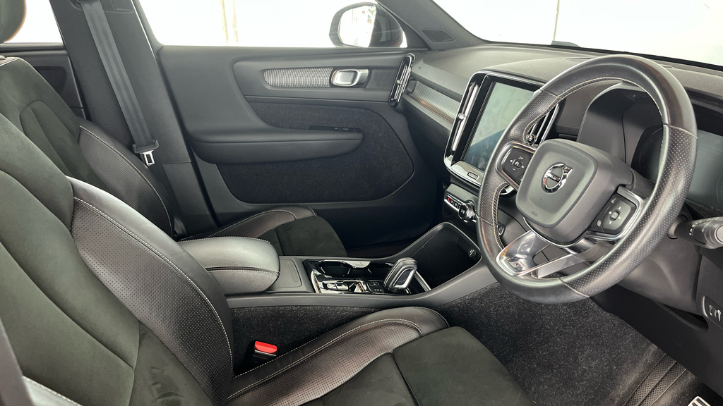 Volvo XC40 T5 Awd R-design CU19MYP Red #4