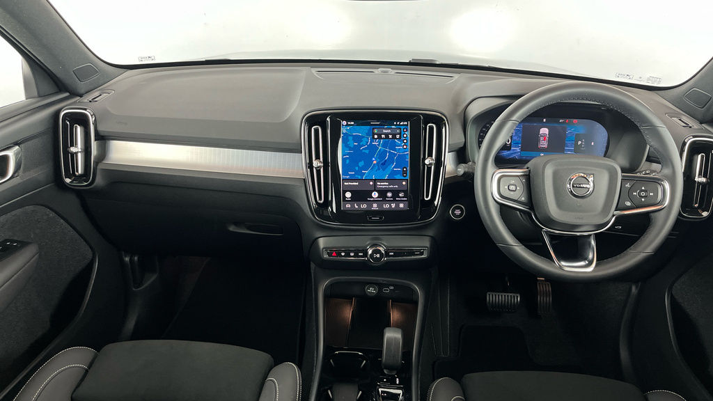 Volvo XC40 Plus, B3 Mild Hybrid, Dark OE75KWJ Black #5