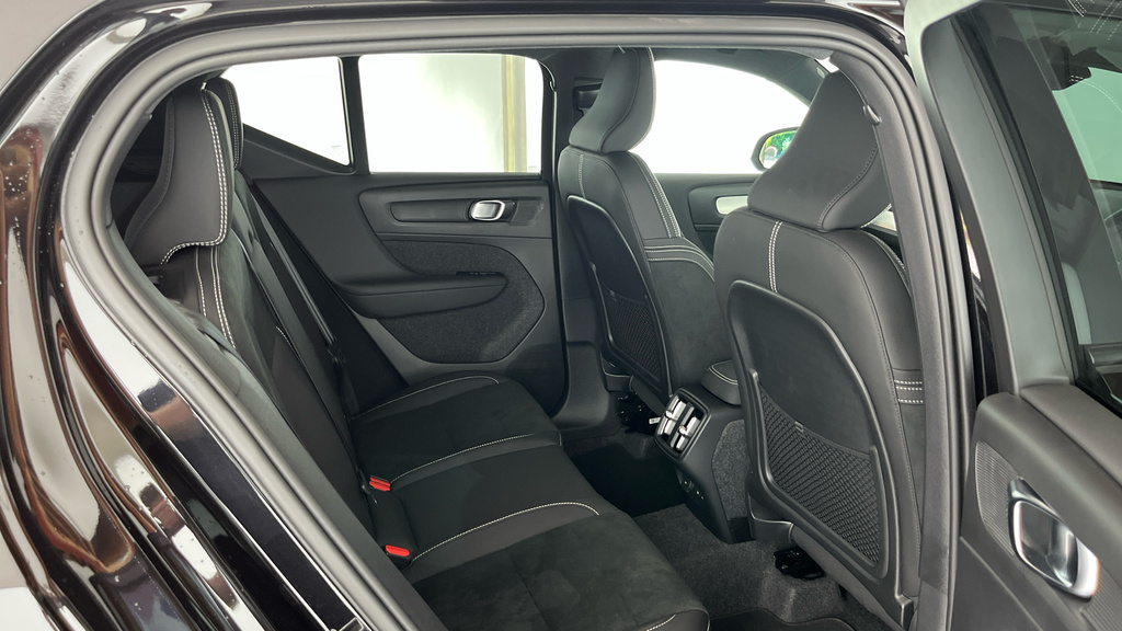 Volvo XC40 Plus, B3 Mild Hybrid, Dark OE75KWJ Black #6