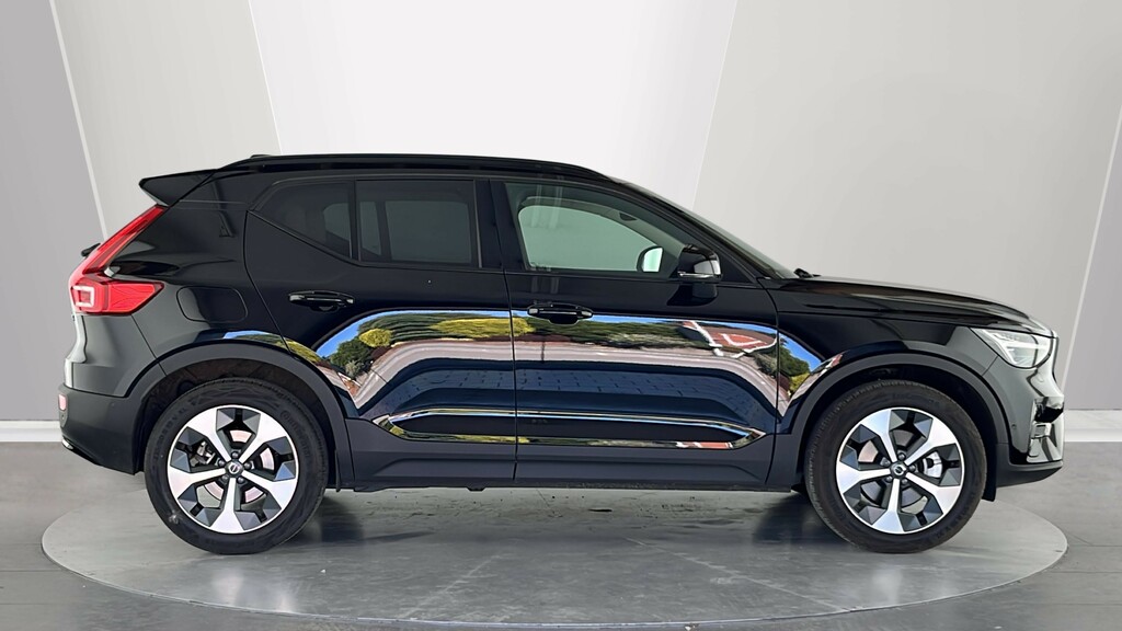 Volvo XC40 Plus, B4 Mild Hybrid, Dark CV26FFJ Black #3