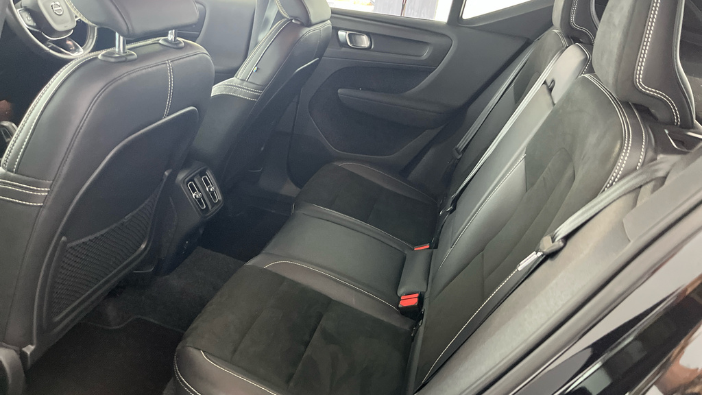 Volvo XC40 R-design Pro, B4 Mild Hybrid EO21OMC Black #6