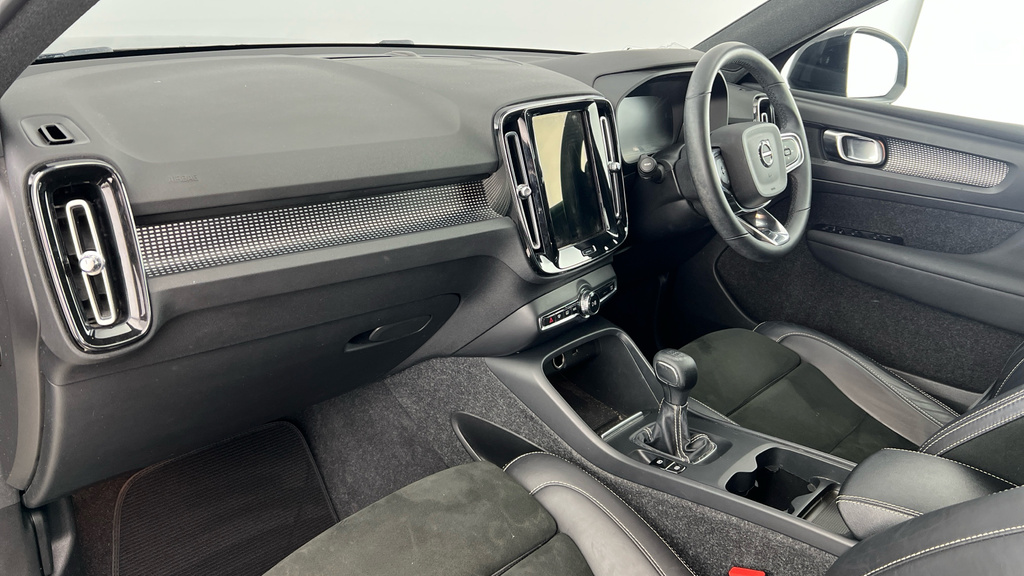 Volvo XC40 R-design, T3 Black #6
