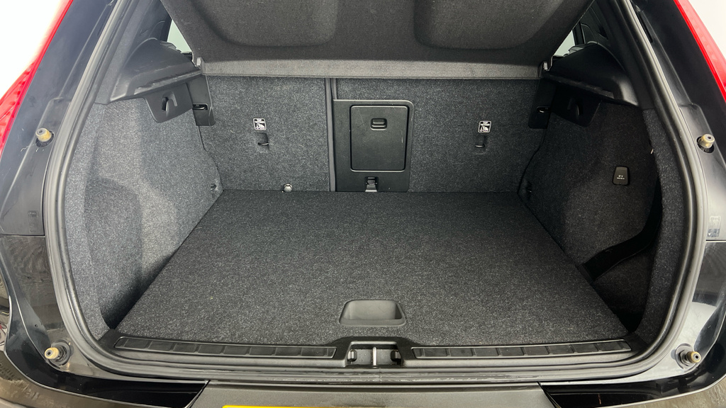Volvo XC40 Recharge R-design, T4 Plug-in Hybrid Black #5