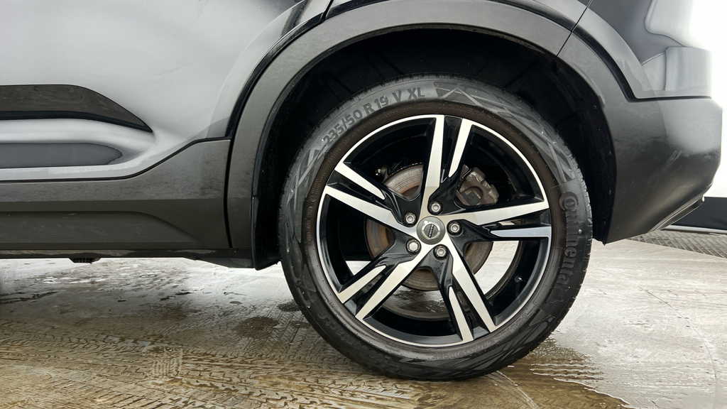 Volvo XC40 Recharge R-design, T4 Plug-in Hybrid Black #4