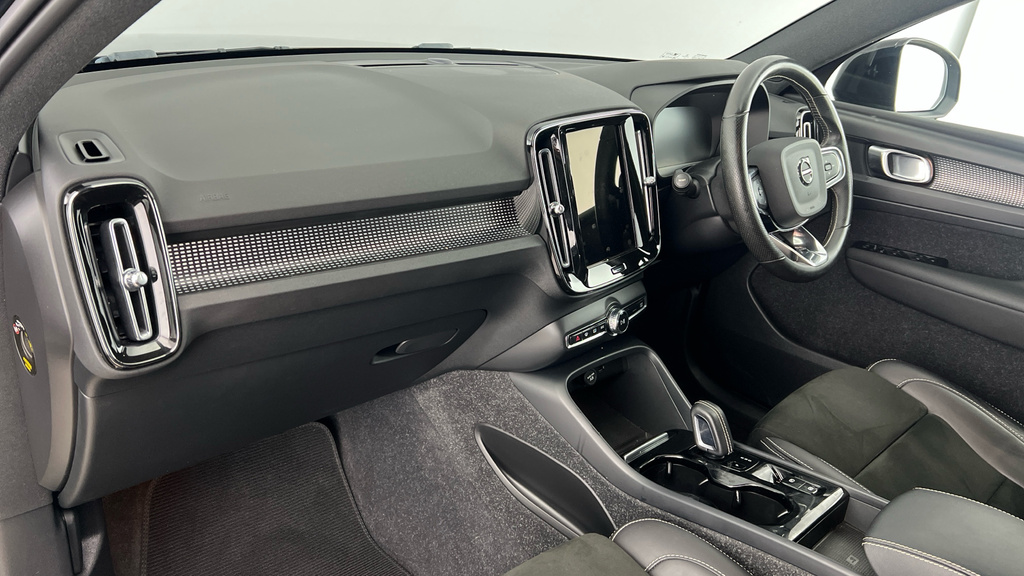 Volvo XC40 Recharge R-design, T4 Plug-in Hybrid Black #6
