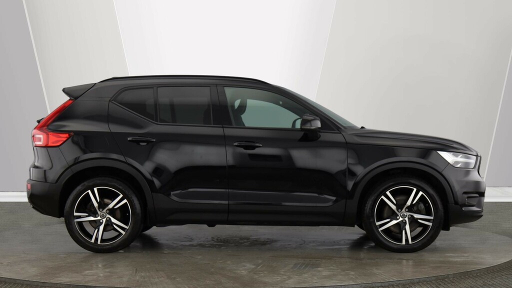 Volvo XC40 Recharge R-design, T4 Plug-in Hybrid Black #2