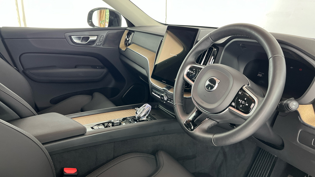 Volvo XC60 Plus, B5 Awd Mild Hybrid, Dark Black #4