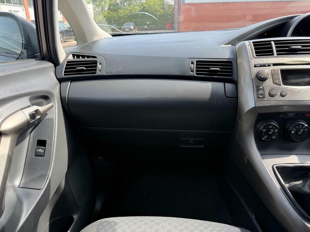 Toyota Verso  Silver #24