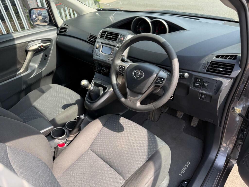Toyota Verso  Silver #9