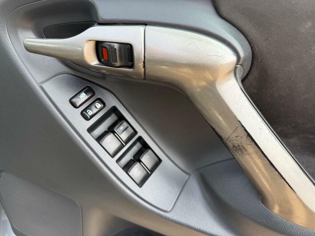 Toyota Verso  Silver #48