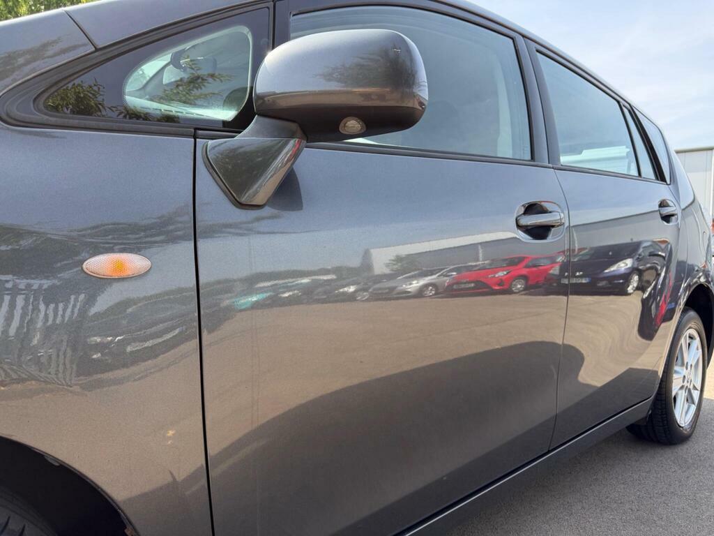 Toyota Verso  Silver #59