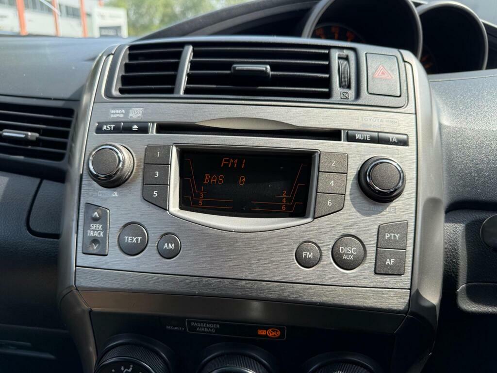 Toyota Verso  Silver #38