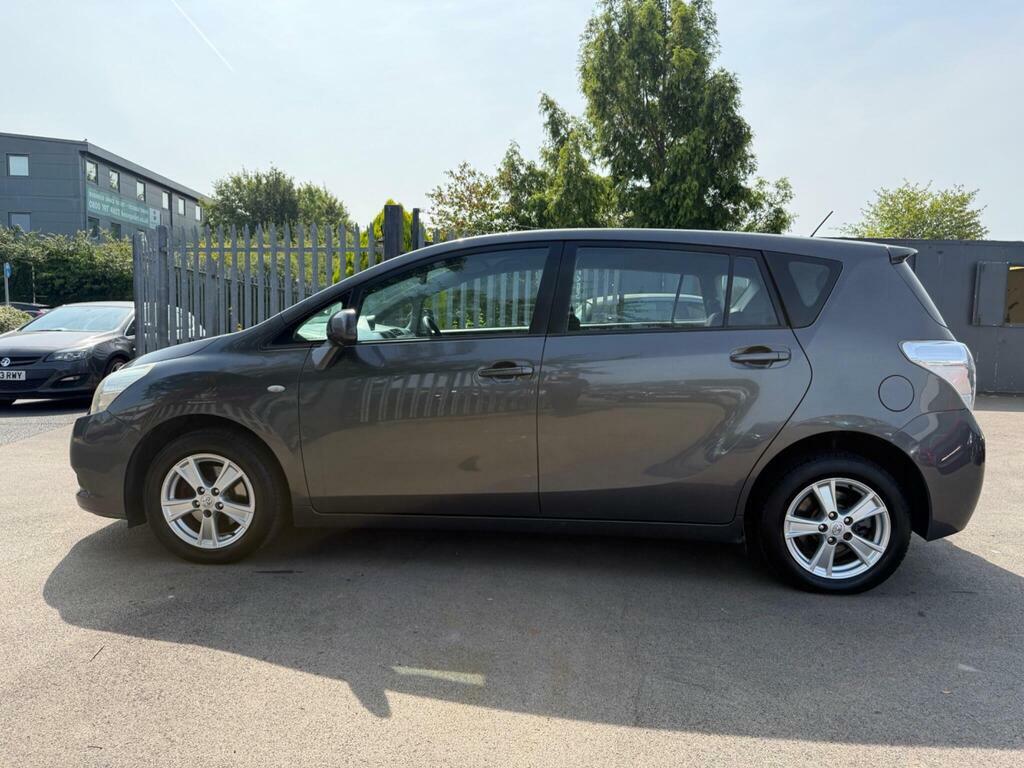 Toyota Verso  Silver #7