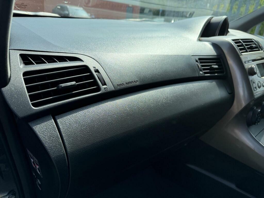 Toyota Verso  Silver #16