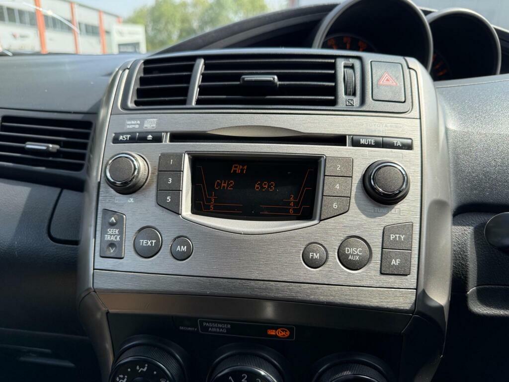 Toyota Verso  Silver #37