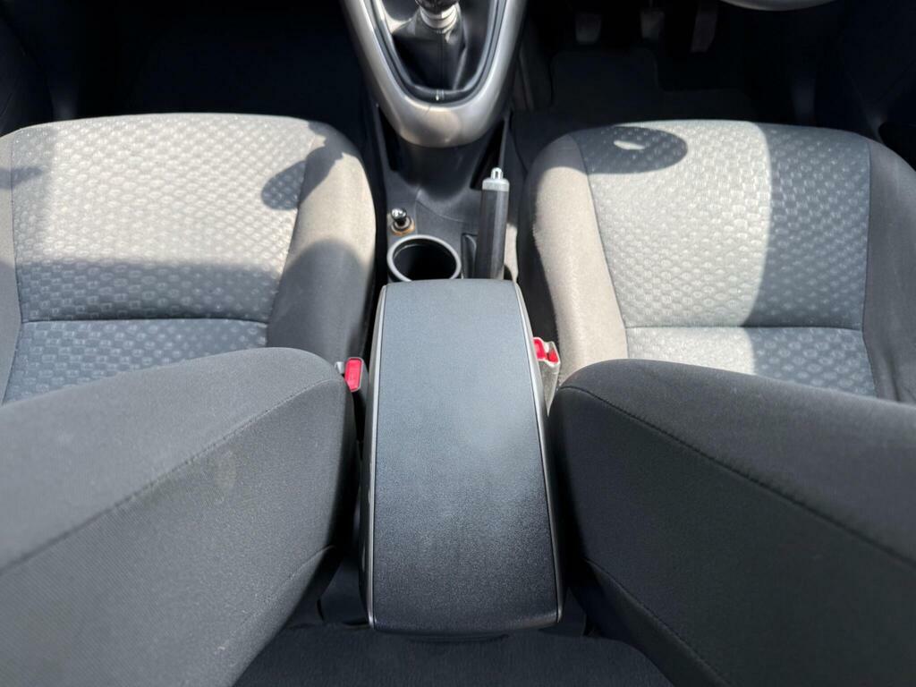 Toyota Verso  Silver #42