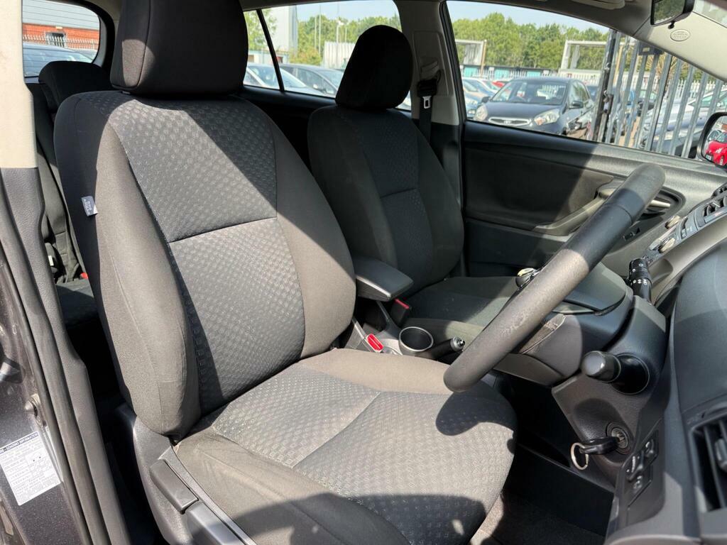 Toyota Verso  Silver #11