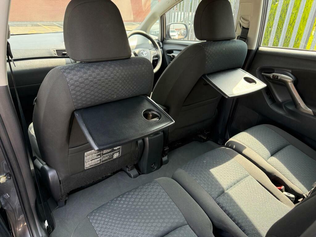 Toyota Verso  Silver #21