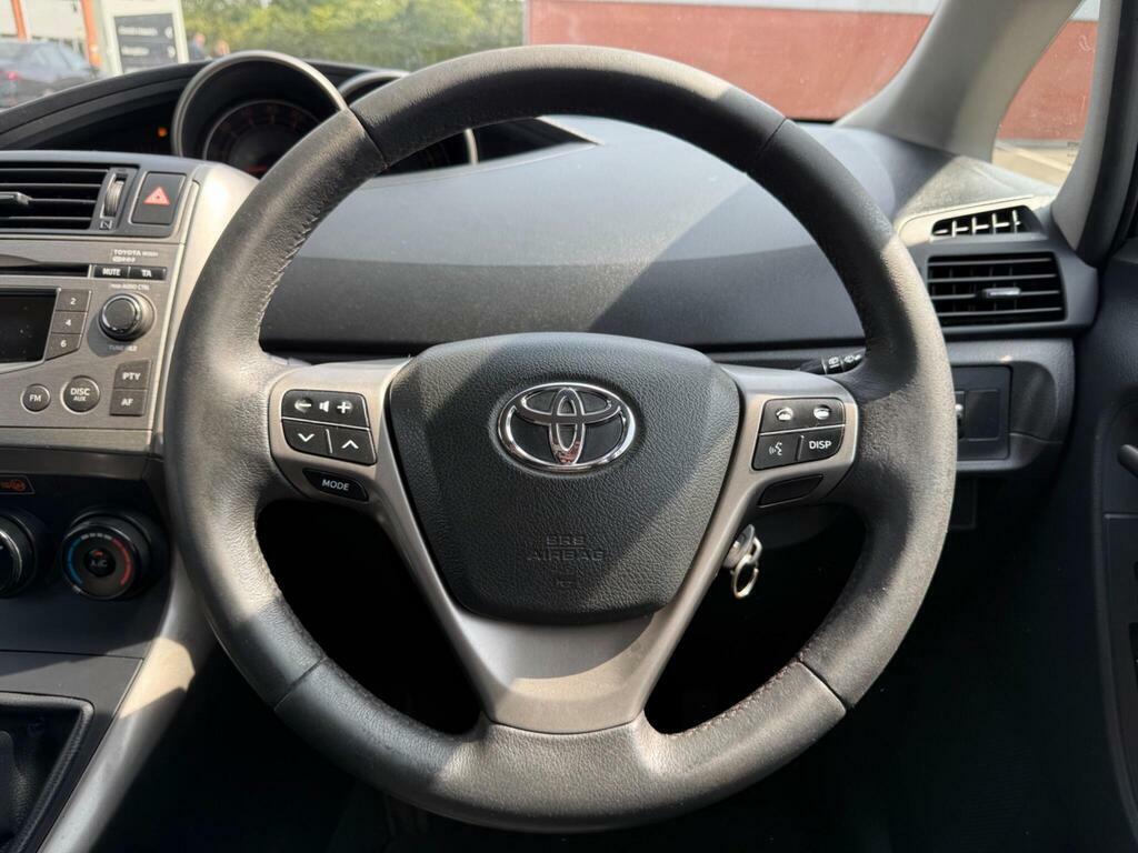 Toyota Verso  Silver #23