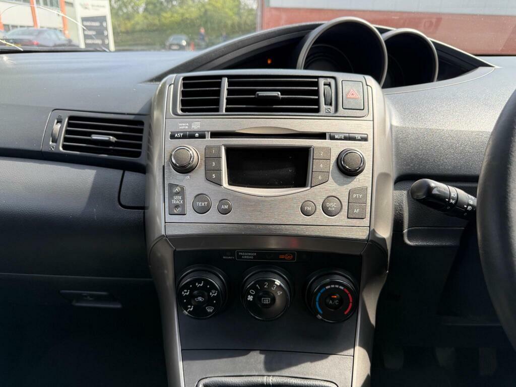Toyota Verso  Silver #32
