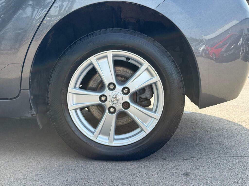 Toyota Verso  Silver #66