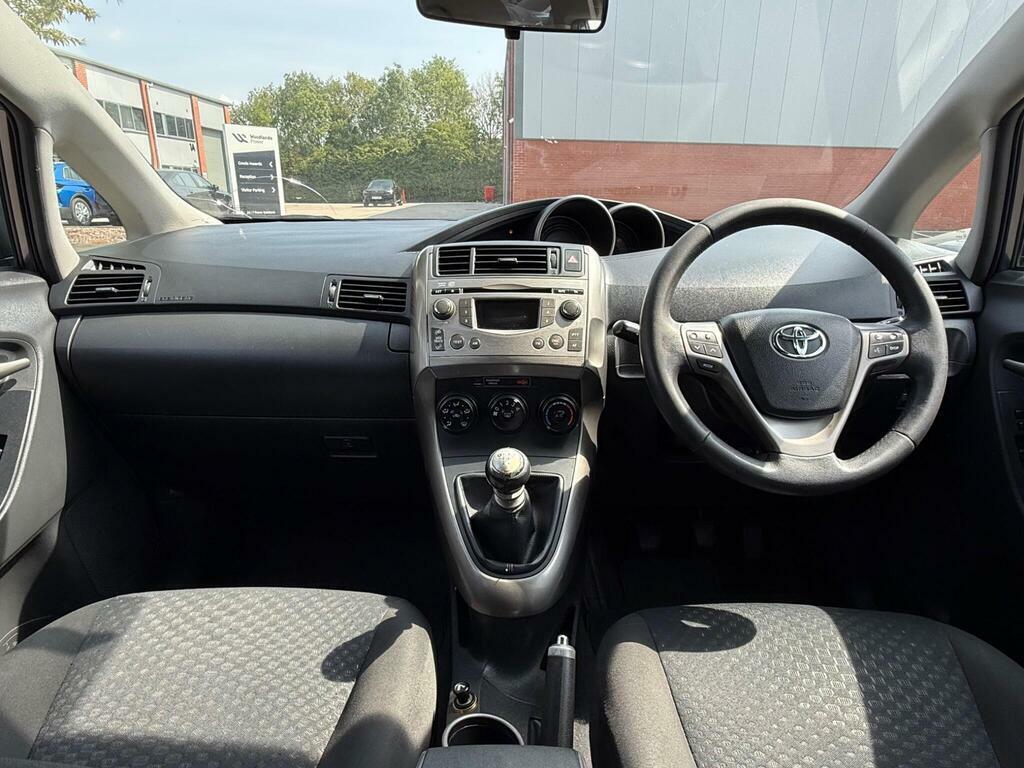 Toyota Verso  Silver #15