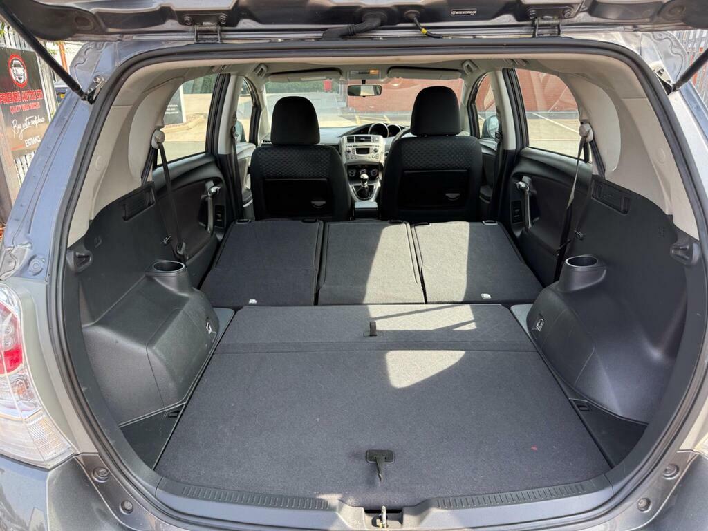 Toyota Verso  Silver #53