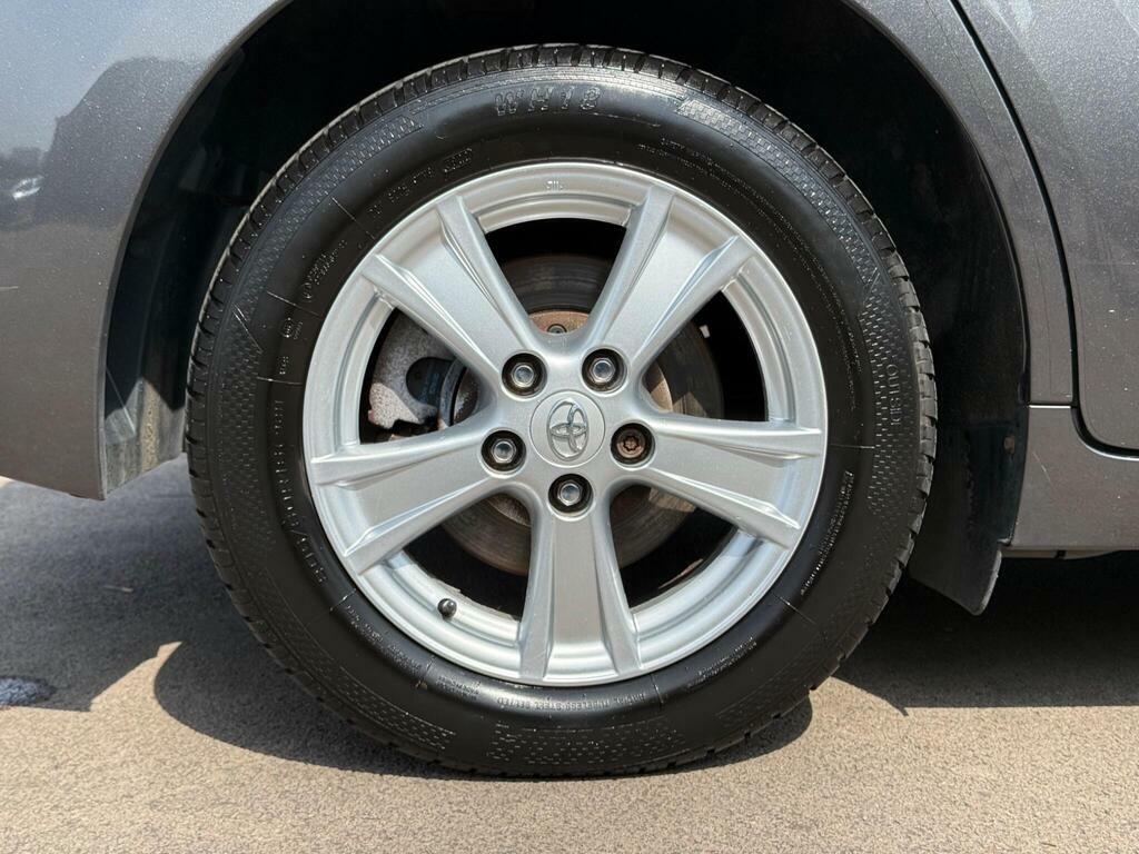 Toyota Verso  Silver #64