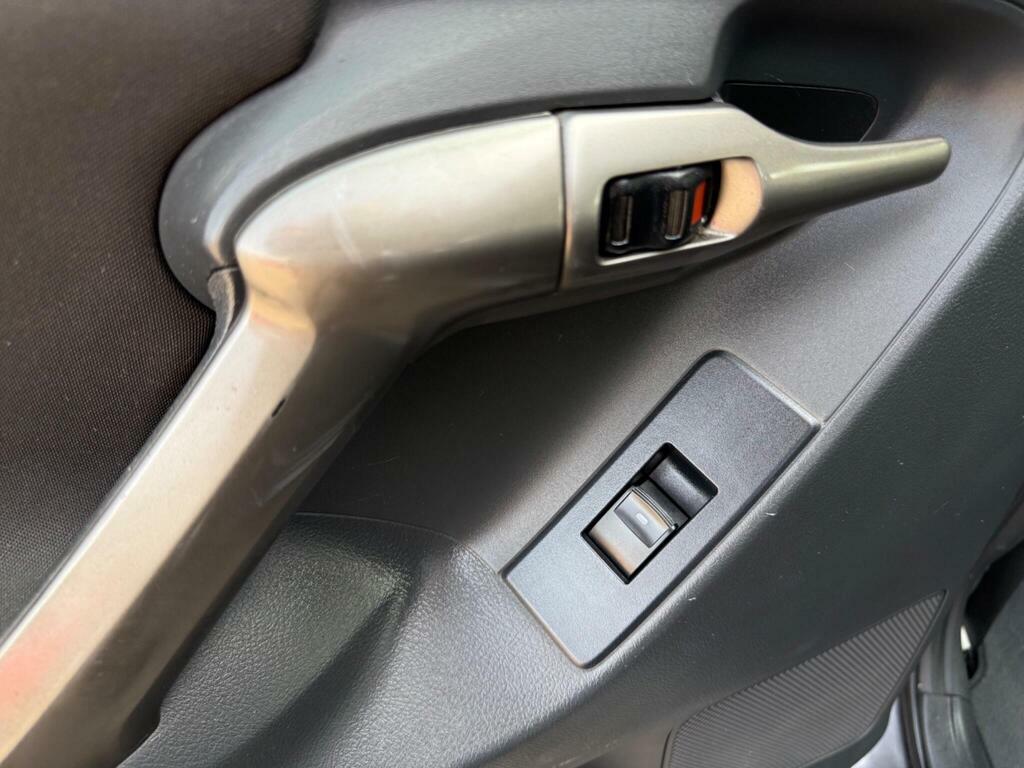 Toyota Verso  Silver #55