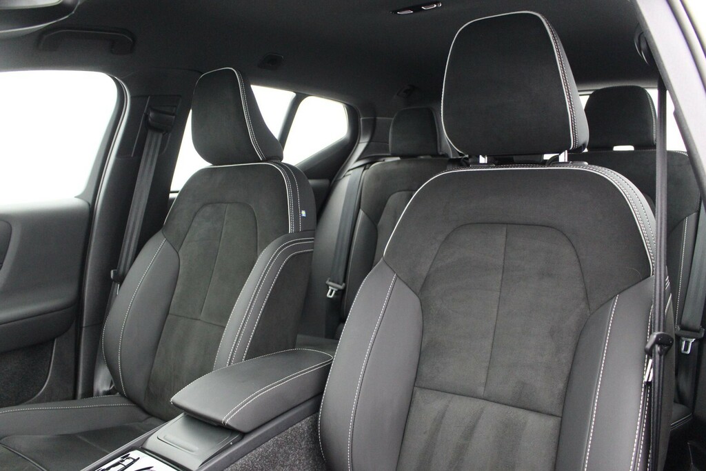 Volvo XC40 2.0 B4p Mild Hybrid Plus Dark HT74FTJ Grey #6