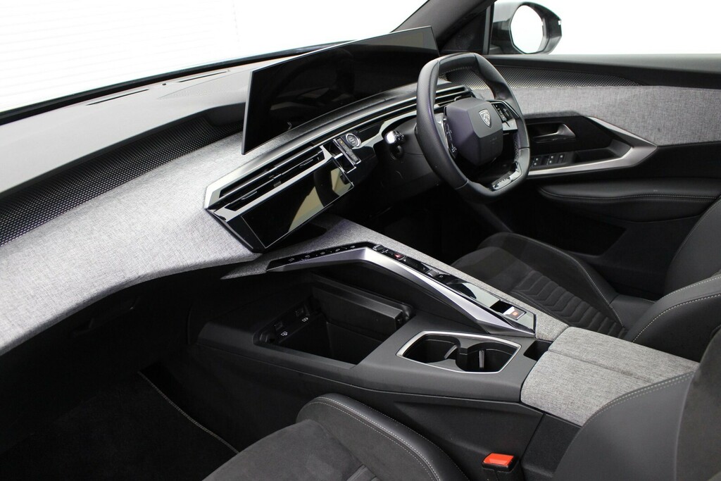 Peugeot 3008 1.2 Hybrid 136 Gt E-dsc6 LP74BXN Black #5