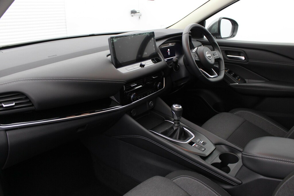 Nissan Qashqai 1.3 Dig-t Hybrid N-connecta Panoramic Roof DP23HMV Grey #5