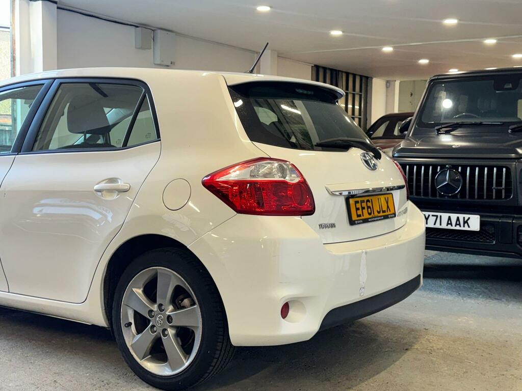Toyota Auris 1.8 Vvt-h T Spirit Cvt Euro 5 Ss White #4