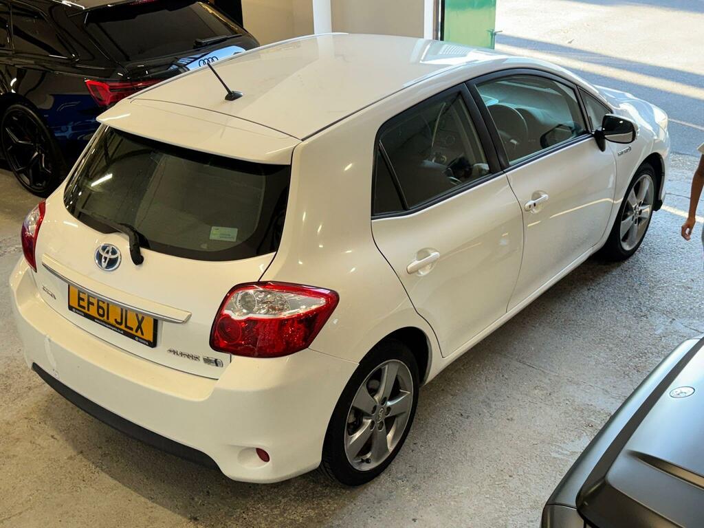 Toyota Auris 1.8 Vvt-h T Spirit Cvt Euro 5 Ss White #6