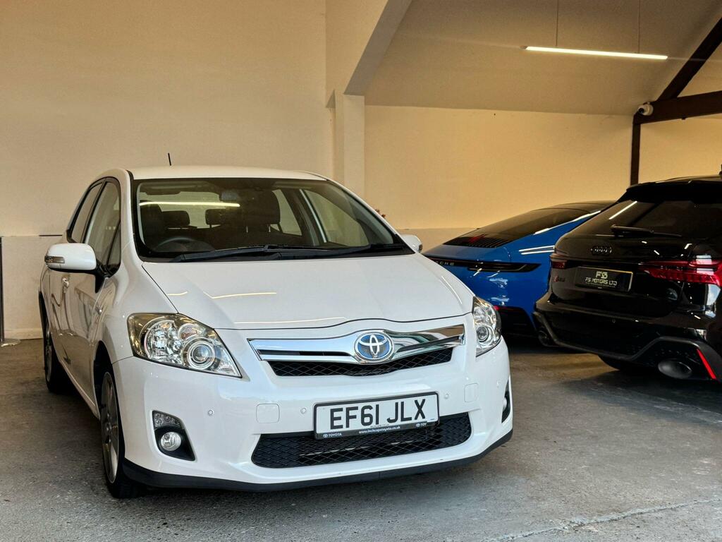 Toyota Auris 1.8 Vvt-h T Spirit Cvt Euro 5 Ss White #3