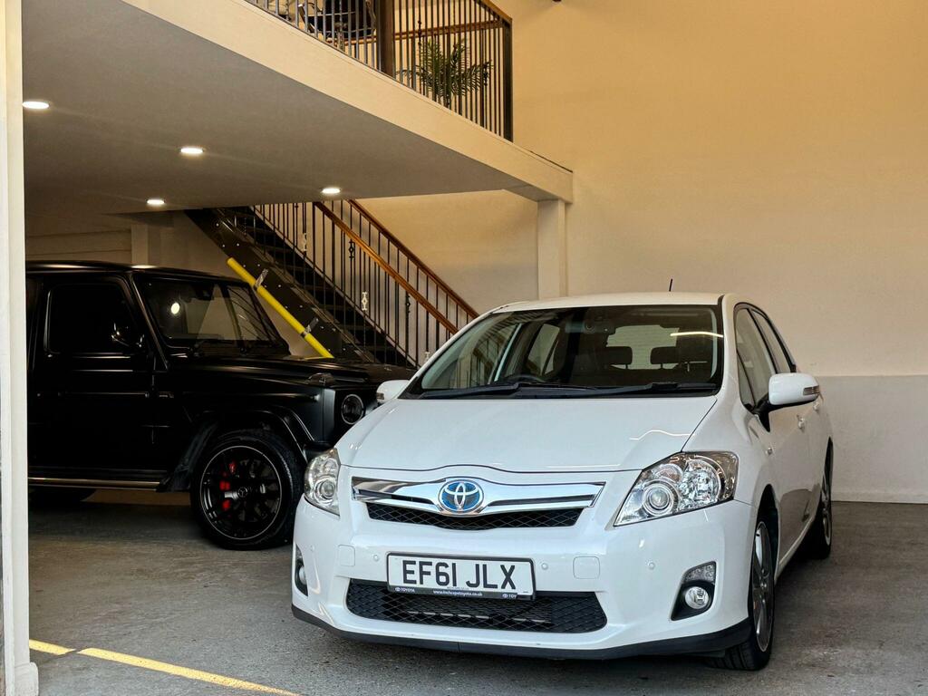Toyota Auris 1.8 Vvt-h T Spirit Cvt Euro 5 Ss White