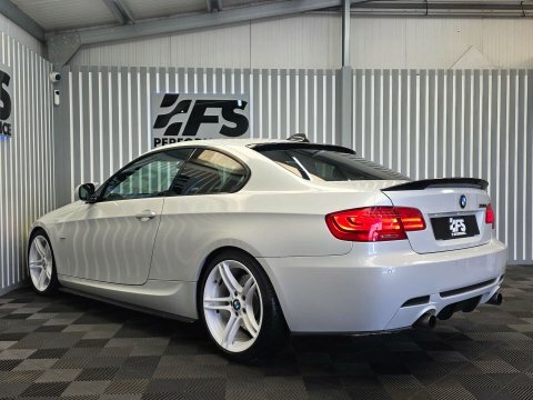 BMW 3 Series 2012 12 3.0 White #4