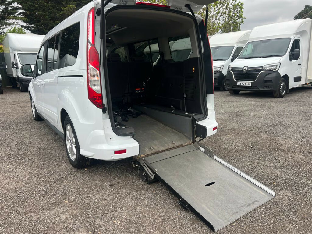 Ford Grand Tourneo Connect Grand Titanium Tdci Wav Wheelchair Access Panel White