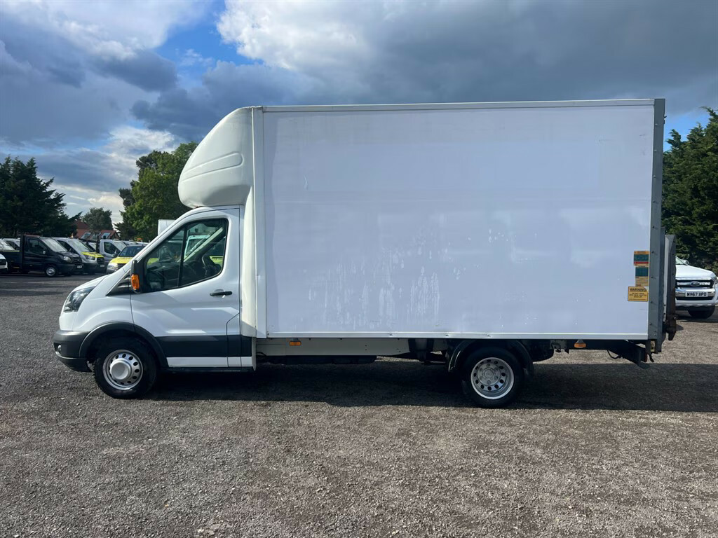 Ford Transit Custom 350 Luton Luton Van CU18WKS White #2