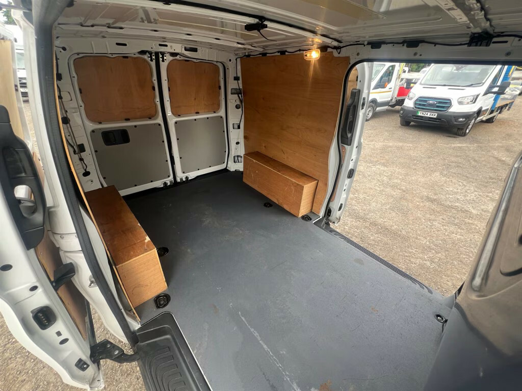 Mercedes-Benz eVito 66 Progressive L2 Panel Van White #5